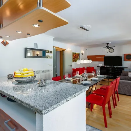 Apartment Dino Mit Privatem Pool In Istrien Buje